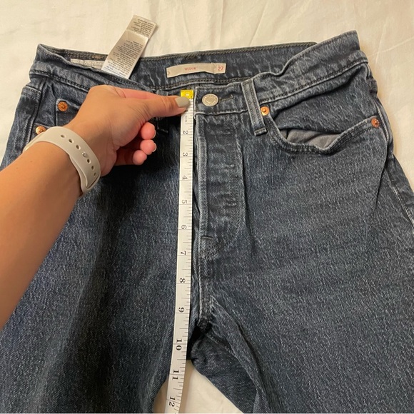 Levi’s Wedgie High Waist Straight Leg Jeans - Picture 5 of 9